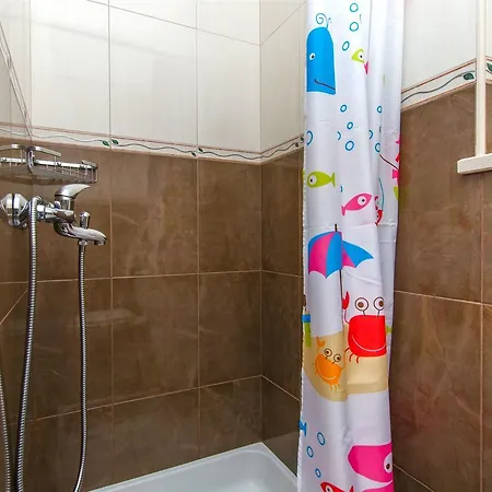 Nikola Apartmán Postira